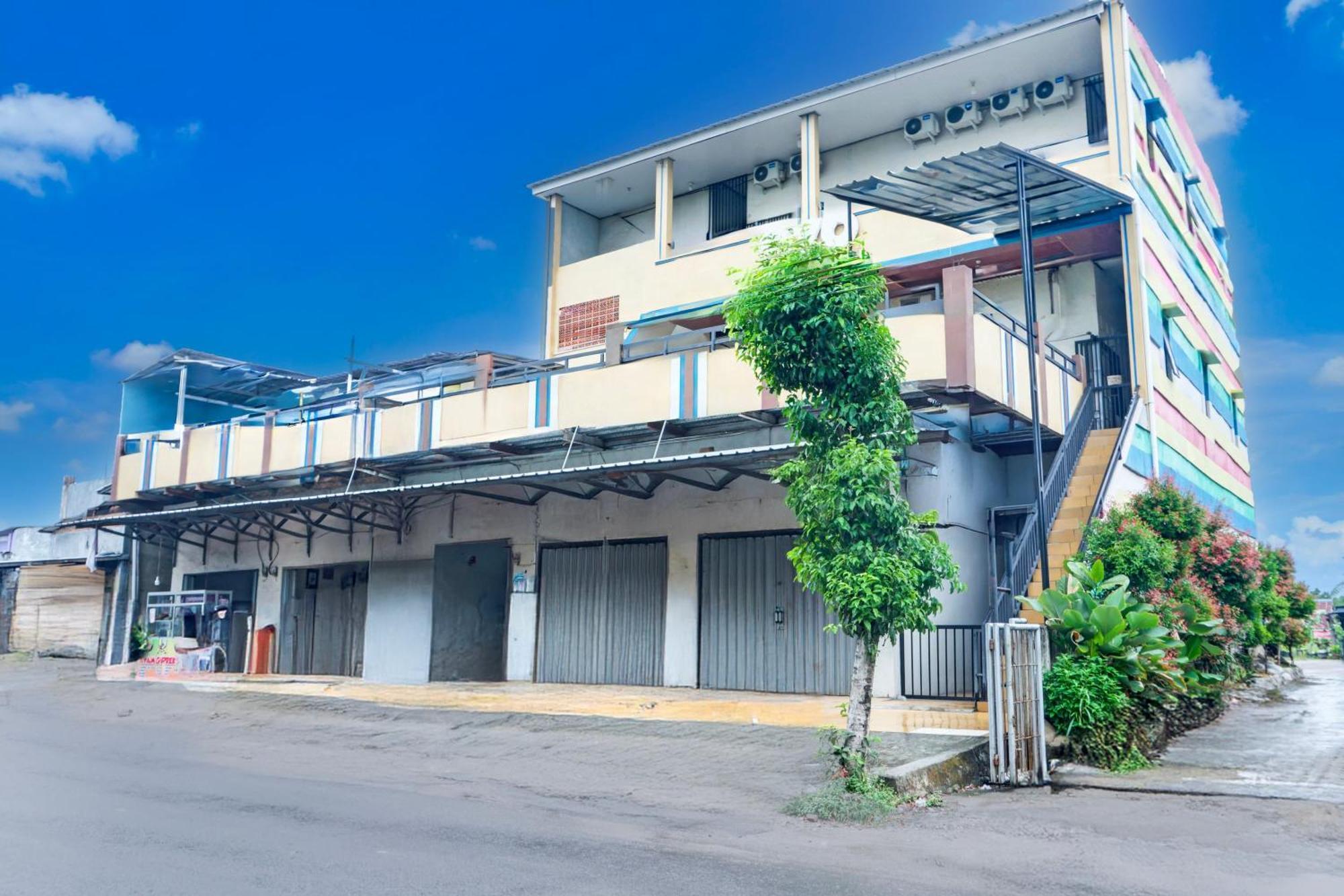 בנדר למפונג Hotel O Sukarame Near Universitas Islam Negeri Raden Intan Lampun Formerly Hotel Wisma Tri Handayani מראה חיצוני תמונה